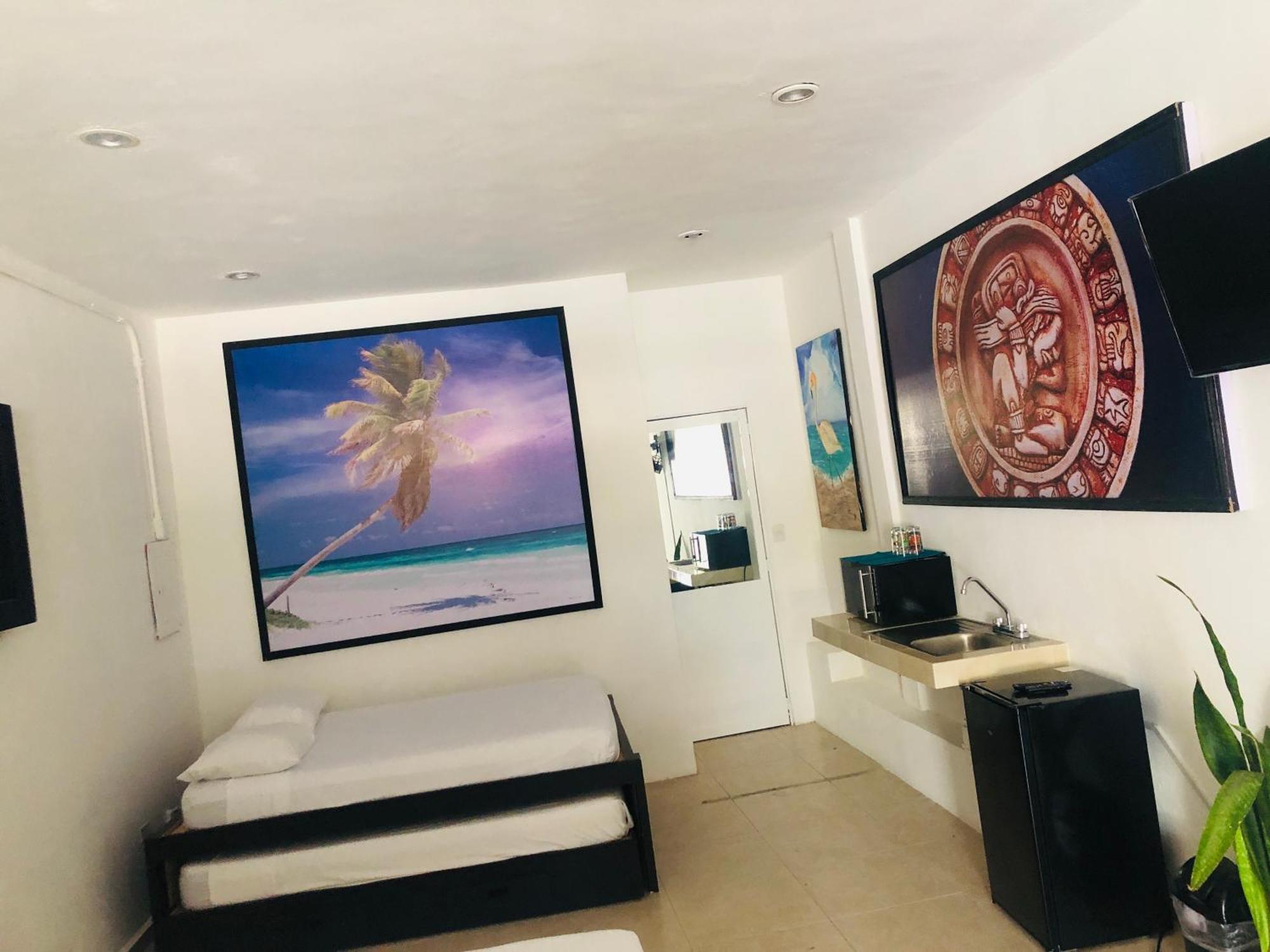 Easy Hotel Playa del Carmen Exterior photo